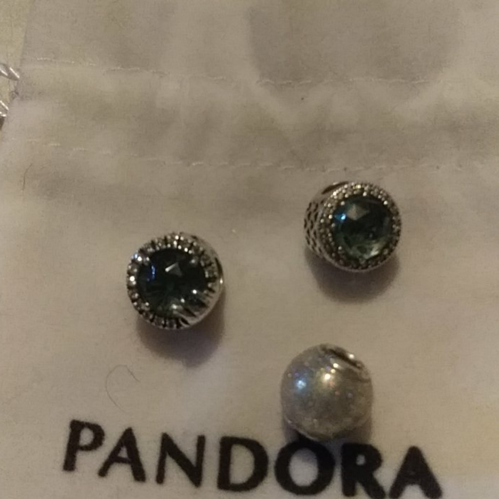 New pandora auth radient hearts and frozon